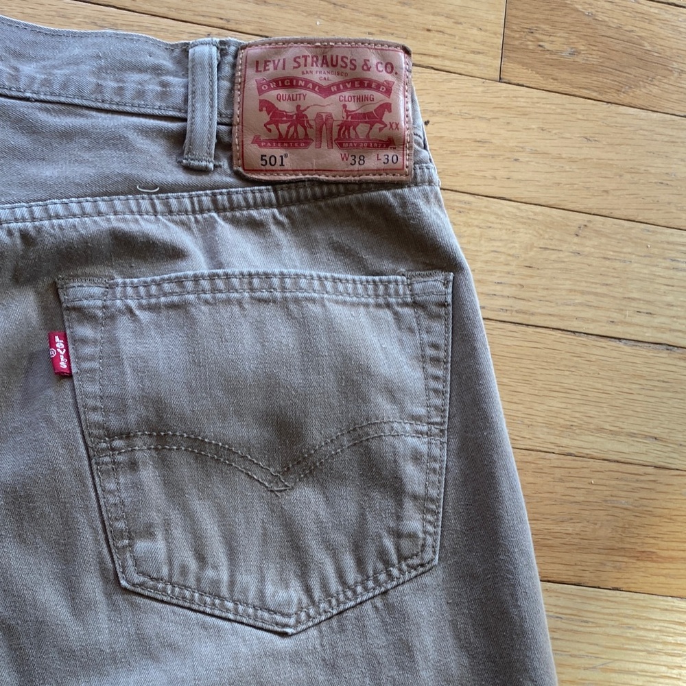Levi's 501 Men's Straight Jeans in Light TAN